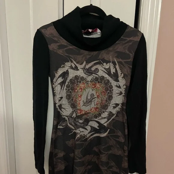 Beautiful tunic - Picture 2 of 3